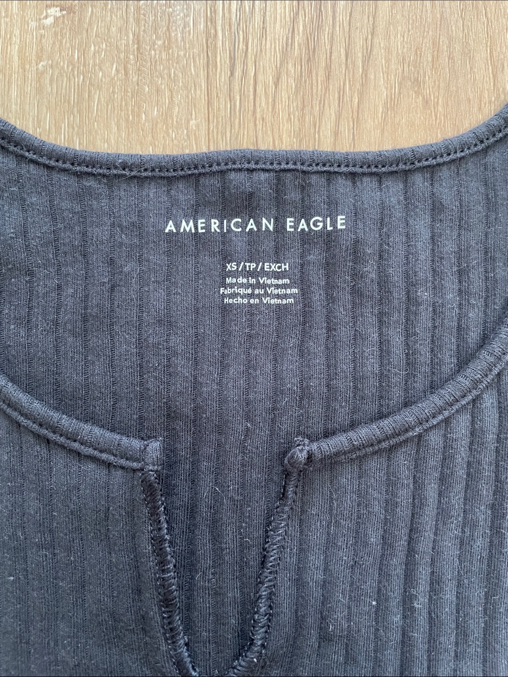 Bundle of American Eagle Outfitters Cropped Tanks - Picture 3 of 9